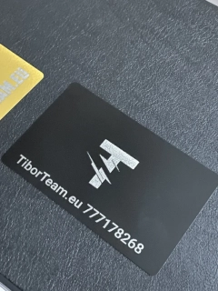 Vizitka kovová černá